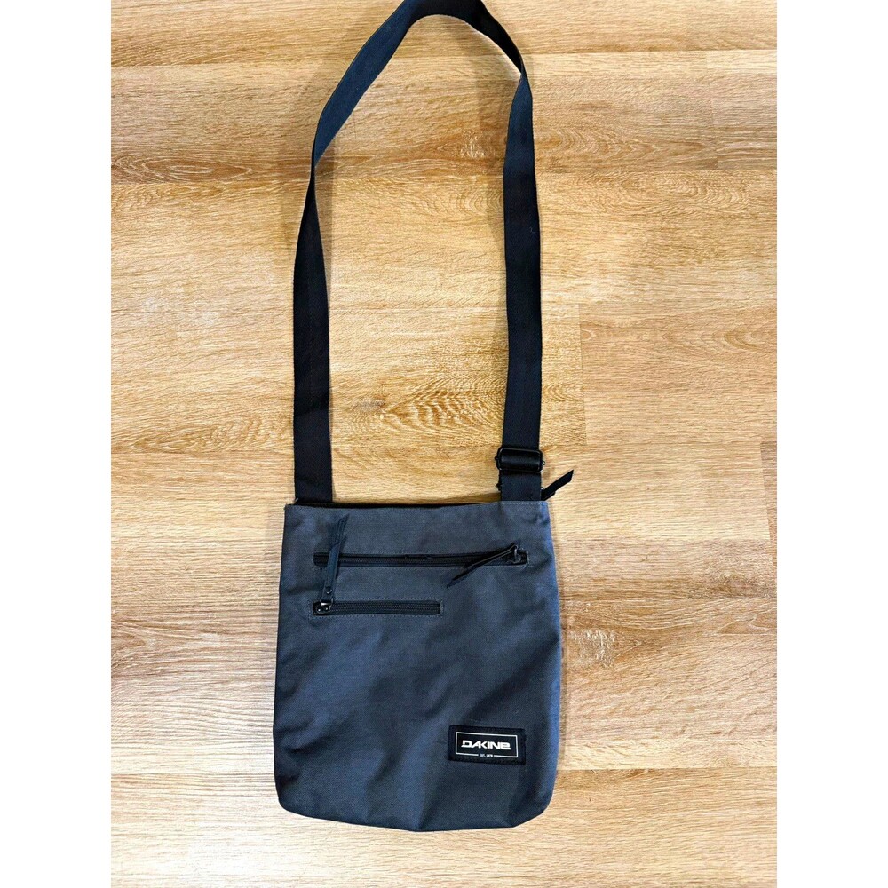 Dakine Gray Crossbody Bag Zip Closure Adjustable Strap Pockets Travel